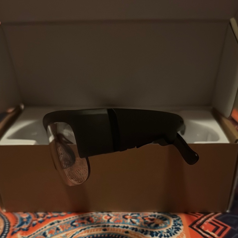 Smart Sunglasses - Picture 3 of 5